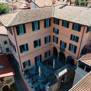 Palazzo Del Vice Re , Lezzeno Italia